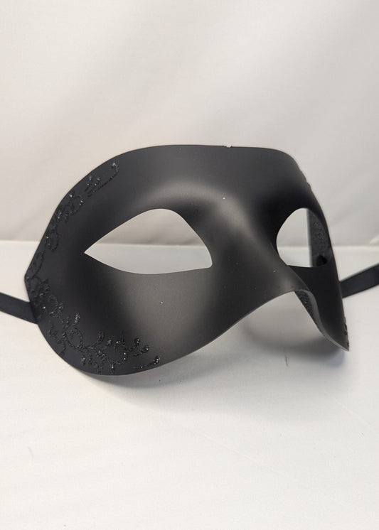 Classic Black Masquerade Simple image 0