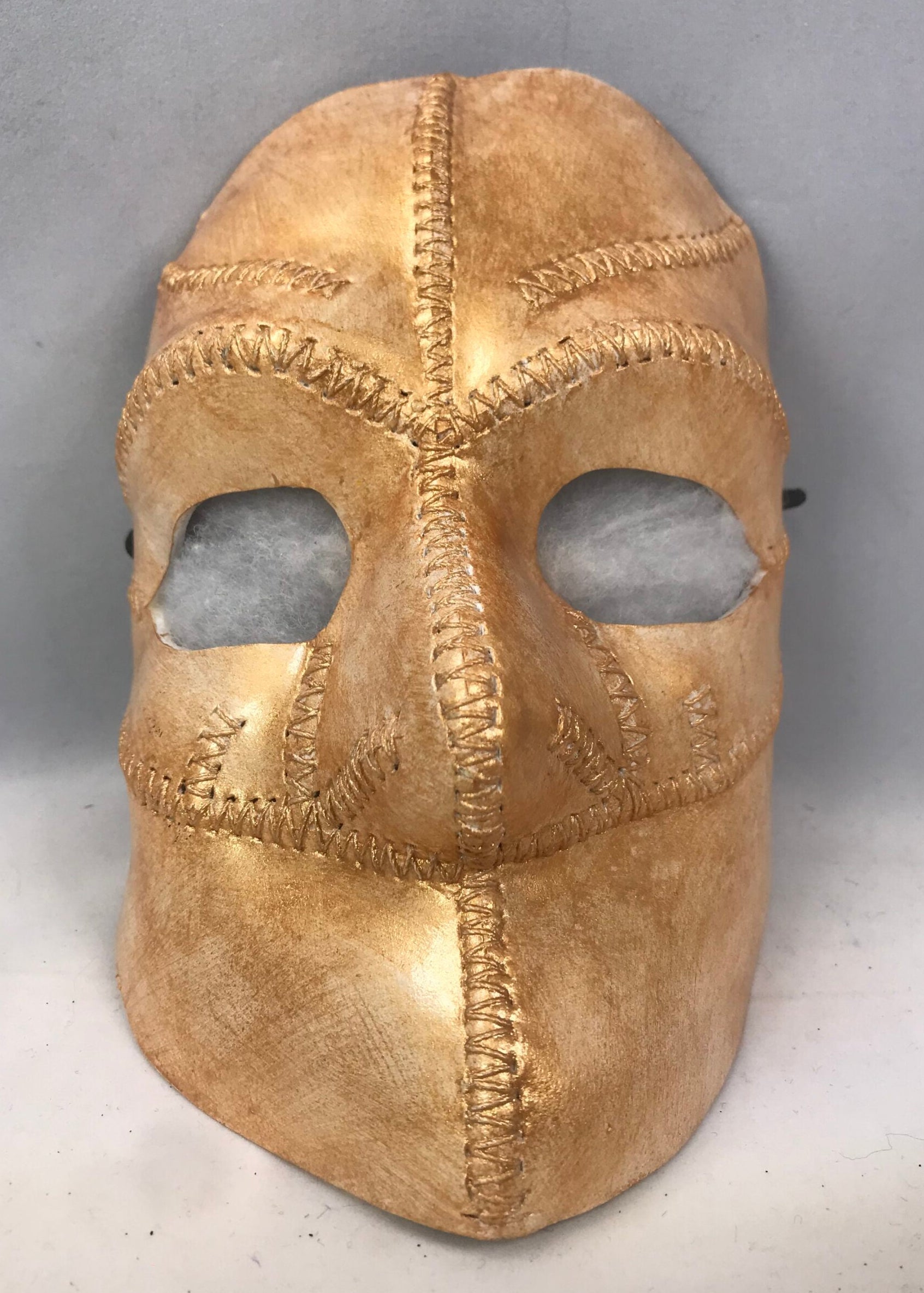 Gold Bauta image 0
